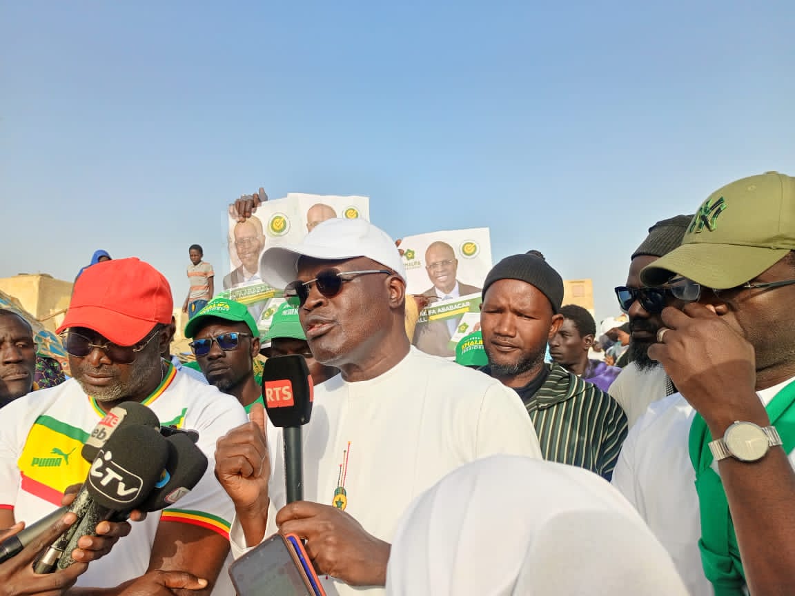 EROSION CÔTIÈRE, PLATEFORME GAZIÈRE ET PÉTROLIÈRE, LICENCES DE PÊCHE : Khalifa Sall à l’écoute des acteurs de la pêche de Guet-Ndar, avant de promettre des solutions