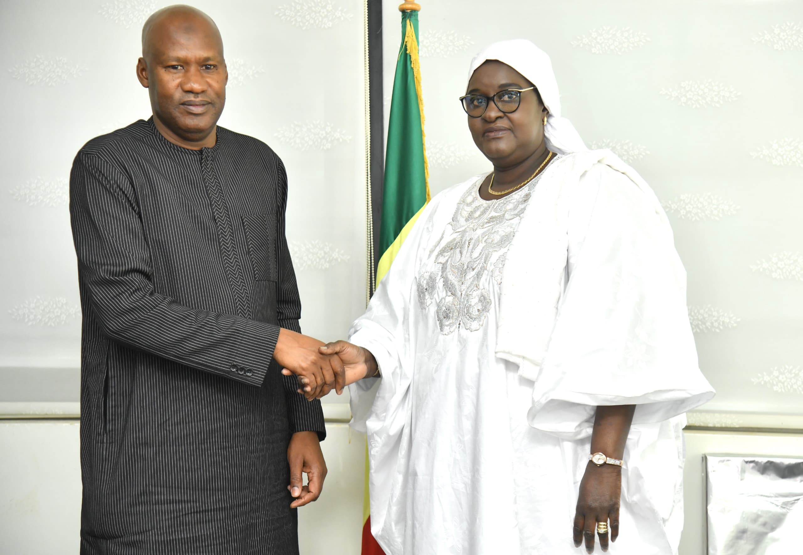 PASSATION DE SERVICE AU MINISTÈRE DE LA SANTÉ : Le nouveau ministre appelle ses collaborateurs et acteurs au patriotisme, à l’éthique, à la déontologie et à la responsabilité