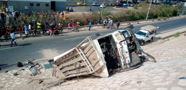 Accident : un Ndiaga Ndiaye tombe du péage ; 30 personnes blessées, un embouteillage monstre