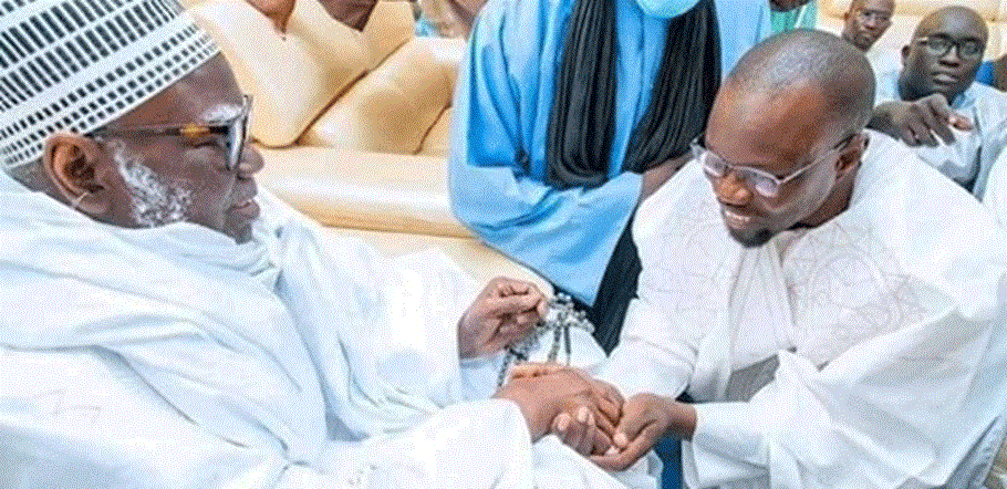 Le Premier ministre Ousmane Sonko rend visite au khalif des mourides Serigne Mountakha Mbacké