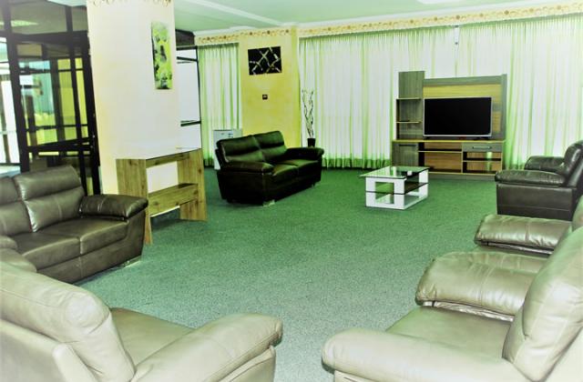 Faux, l’eau coule des robinets au niveau de la Maison de la presse