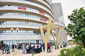 Faux, l’eau coule des robinets au niveau de la Maison de la presse