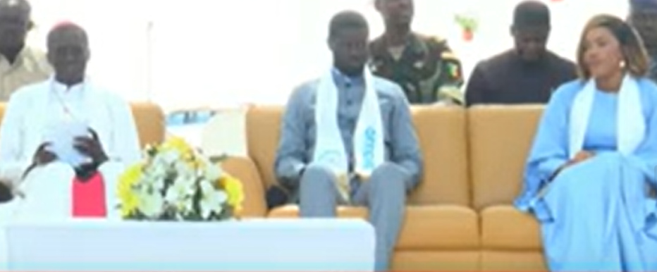 Popenguine: L'Arrivée du Président Bassirou Diomaye Faye en compagnie de la première Dame