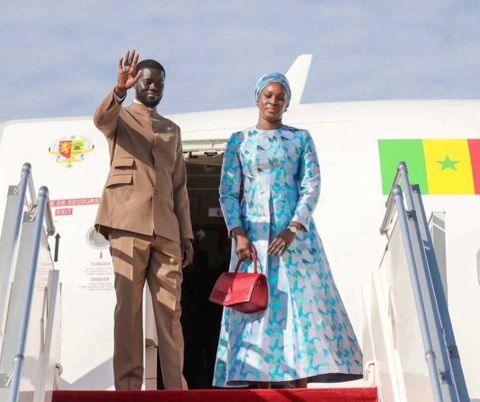 Diomaye à Paris avec sa ‘’niarél’’ comme 1ère dame