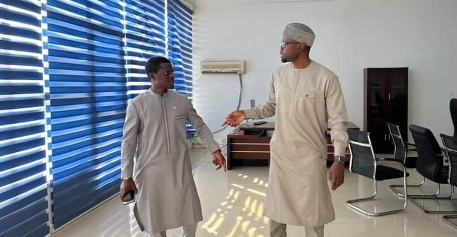 SUCCESSION A LA MAIRIE DE ZIGUINCHOR : Ousmane Sonko pistonne son lieutenant inspecteur du trésor, Djibril Sonko, élu avec 77/80 conseillers