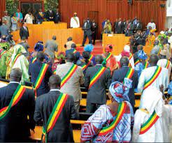 MODIFICATION DE L’ARTICLE 87 DE LA CONSTITUTION : Les députés de Benno en pleine manœuvre pour ôter au Président Faye son pouvoir de dissoudre l’assemblée