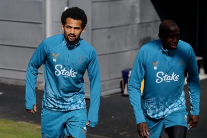 EVERTON : APRÈS PLUS DE 15 JOURS LOIN DES TERRAINS : Iliman Ndiaye voit le bout du tunnel et reprend les entraînements