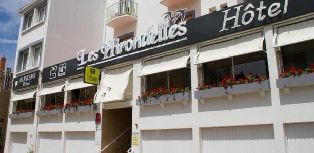 HÔTEL LES HIRONDELLES : Une femme de ménage, mère de 3 enfants, dérobe 500.000 F et 200 dollars dans deux chambres