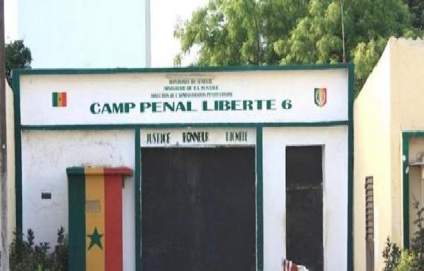 Des prisonniers du Camp Pénal en grève de la faim