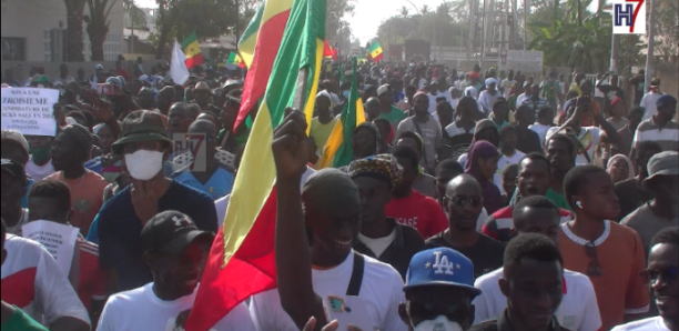 MARCHE PACIFIQUE DE CONTESTATION DU NOUVEAU FRONT FORCE ALTERNATIVE : Le régime, l’opposition, la société civile pris pour cible, les articles liberticides de la Constitution attaqués