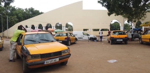 Thiès : Les chauffeurs de taxi en colère face au délabrement des routes