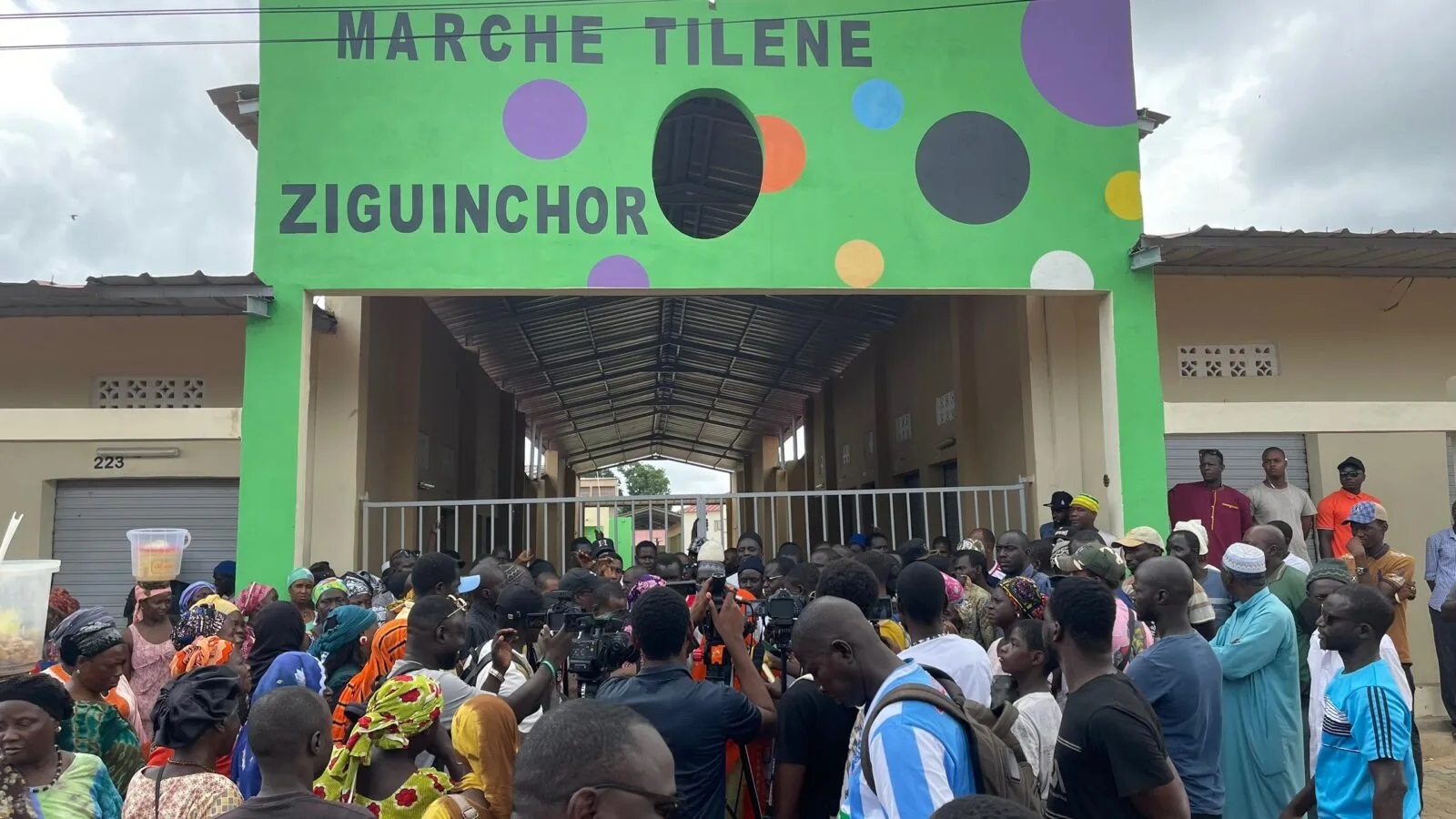 DÉMARRAGE ET OUVERTURE TARDIVE DU MARCHÉ FLAMBANT NEUF TILÈNE DE ZIGUINCHOR : Les commerçants montent au créneau et interpellent l’Etat