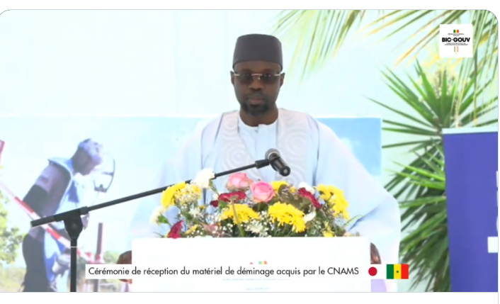 Sonko réceptionne deux machines de déminage offertes par le Japon