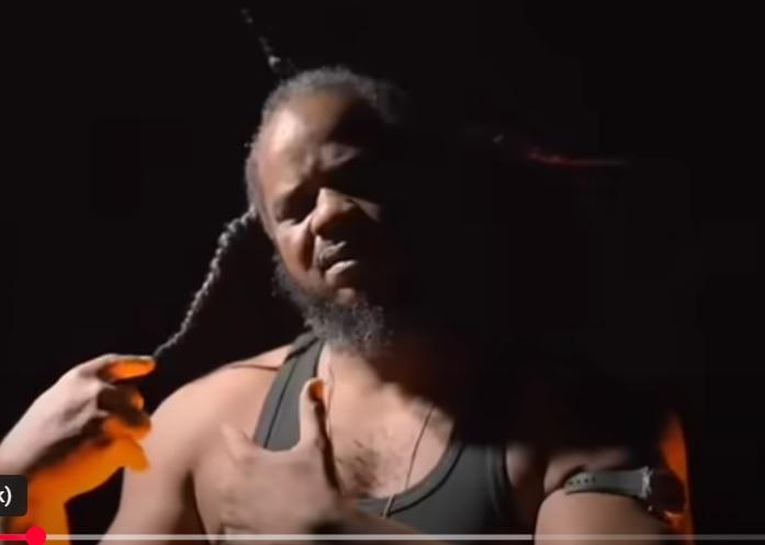 THIAT FRAPPE ENCORE AVEC « POROZE » : Entre contestation et art engagé