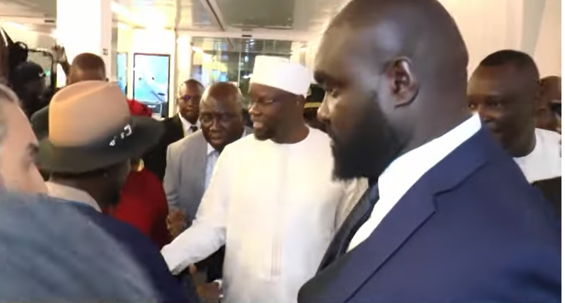 Ousmane Sonko accueilli en fanfare à son arrivée en Italie hier