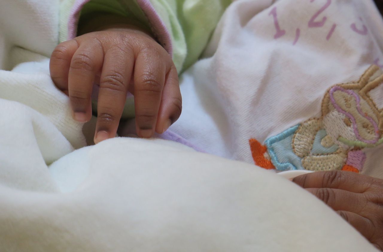 HORREUR À DJIDDAH THIAROYE KAO : Elle abandonne son bébé de 3 mois endormi dans son lit conjugal et se tue par pendaison dans les toilettes communes :