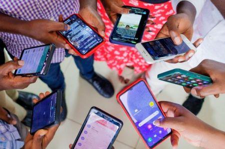 Infrastructures numériques : les réseaux mobiles ont capté 60% des investissements en 2024 (Xalam Analytics)