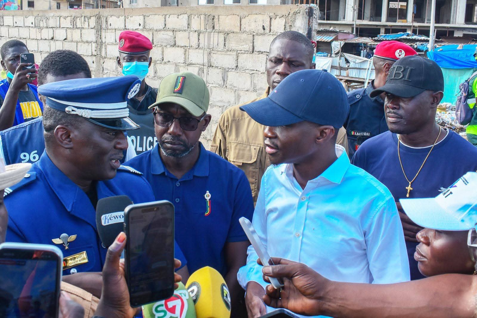 COLOBANE SOUS HAUTE TENSION : L’opération coup de poing du ministre Bamba Cissé pour rétablir l’ordre dans l’espace public