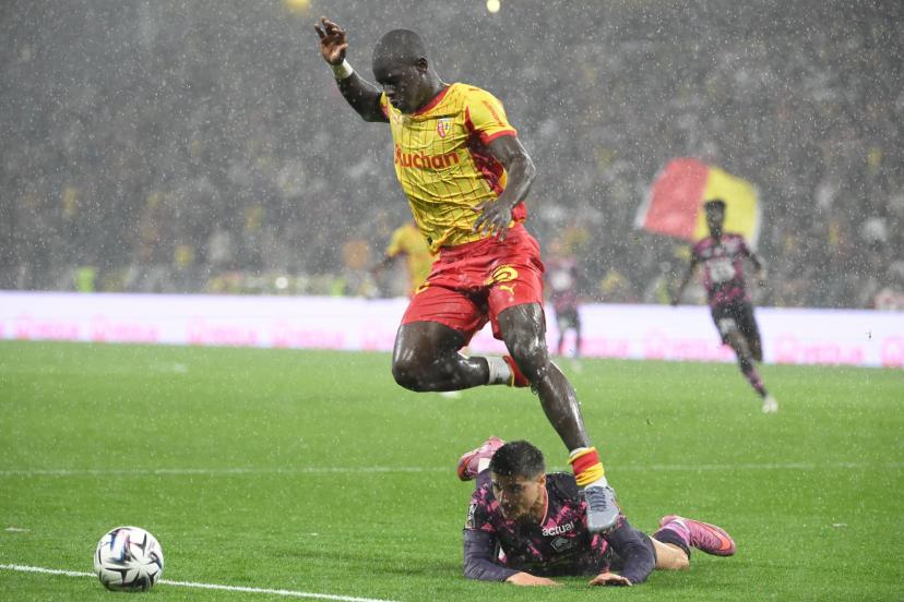 LENS : Le défenseur Malang Sarr réaffirme son objectif de jouer pour le Sénégal