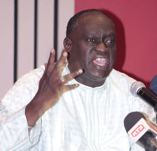 GARDE-A-VUE POUR ALIOU SALL ET SON EPOUSE : Me El Hadji Diouf estime qu’il s’agit d’une affaire qui concerne des privés et qu’il n’y a aucun denier public