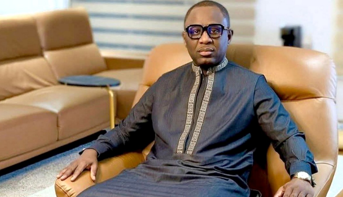 AFFAIRE DU CHRONIQUEUR DE LA TFM : Le juge d’instruction accorde le bracelet électronique à Badara Gadiaga, le Procureur oppose son véto et le maintient en prison