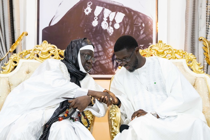 146ᵉ Appel des Layène : le Président Diomaye Faye chez le Khalife général des Layène pour recueillir des prières