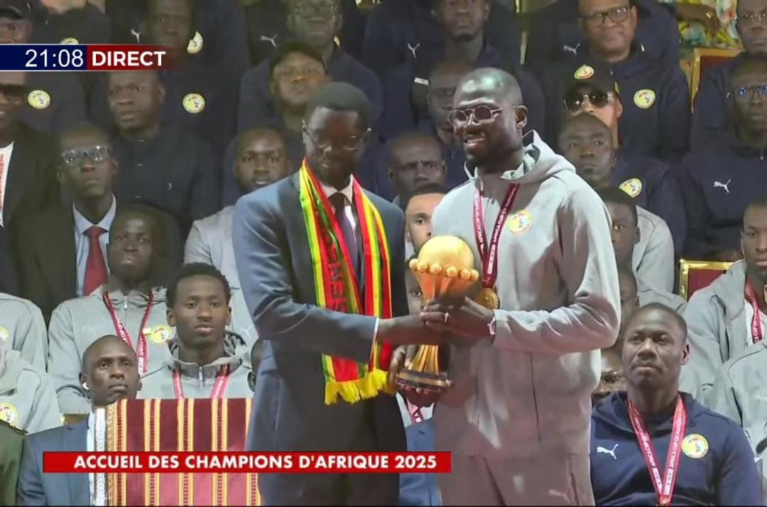 LE PRÉSIDENT DIOMAYE FAYE AUX LIONS APRES LA PARADE DE CHAMPIONS D’AFRIQUE : «Votre sacre est historique, cette mission est pleinement accomplie»