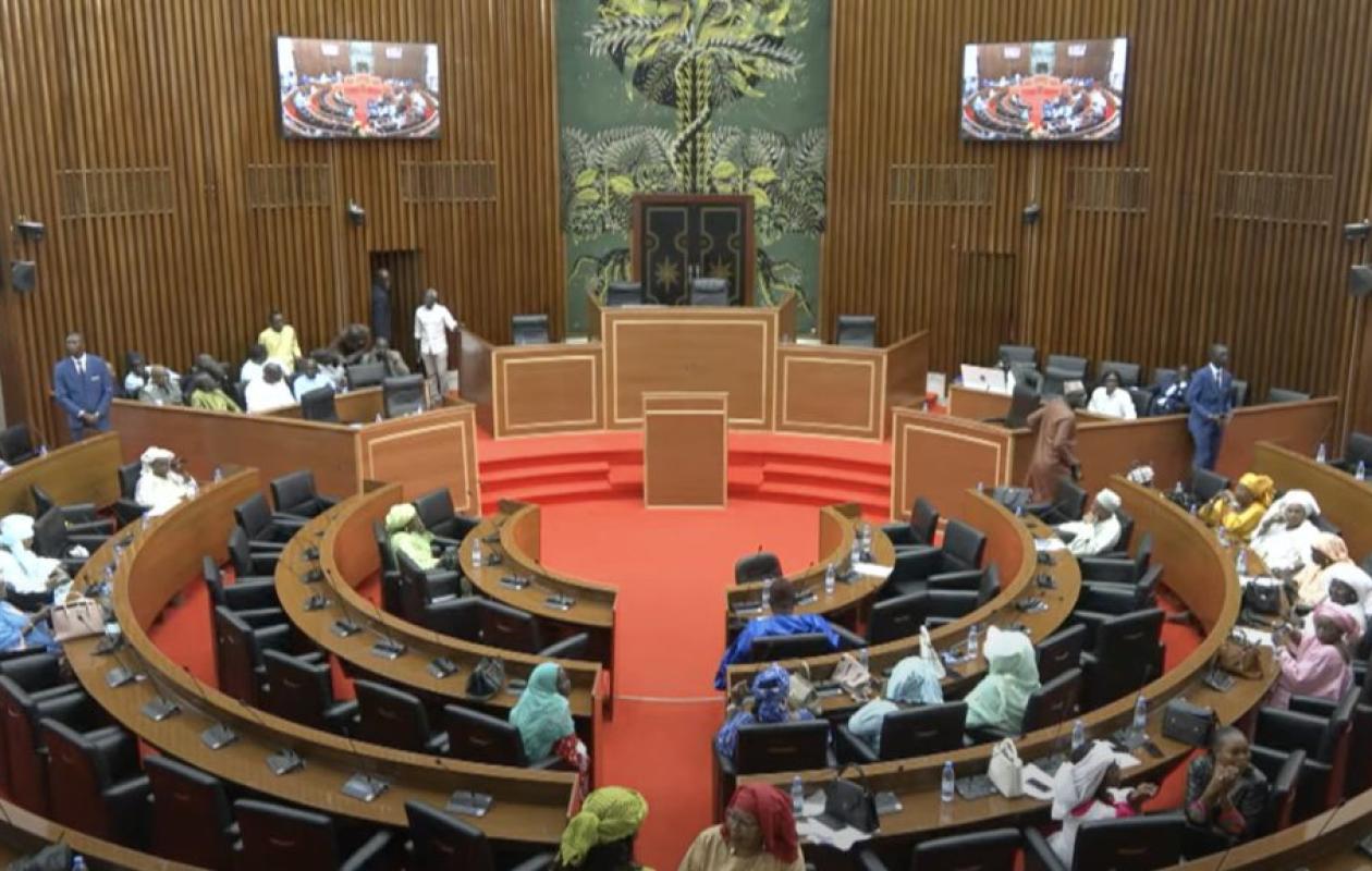 ASSEMBLEE NATIONALE : 99 députés contre 9 ont validé la liste des membres de la commission ad hoc pour la levée de l’immunité parlementaire de Farba Ngom
