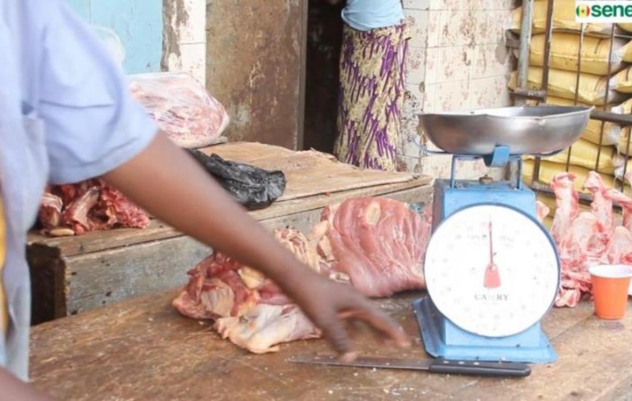 VOL DE BÉTAIL À FASS MBAO : Un boucher surpris à 4h du matin en train de dépecer un bœuf dans la rue