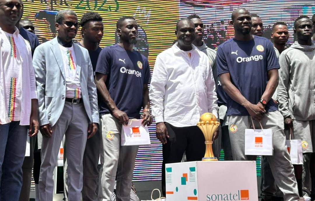 ENTRE EMOTION ET SOLIDARITE : Les Lions et leurs partenaires rendent hommage aux supporters