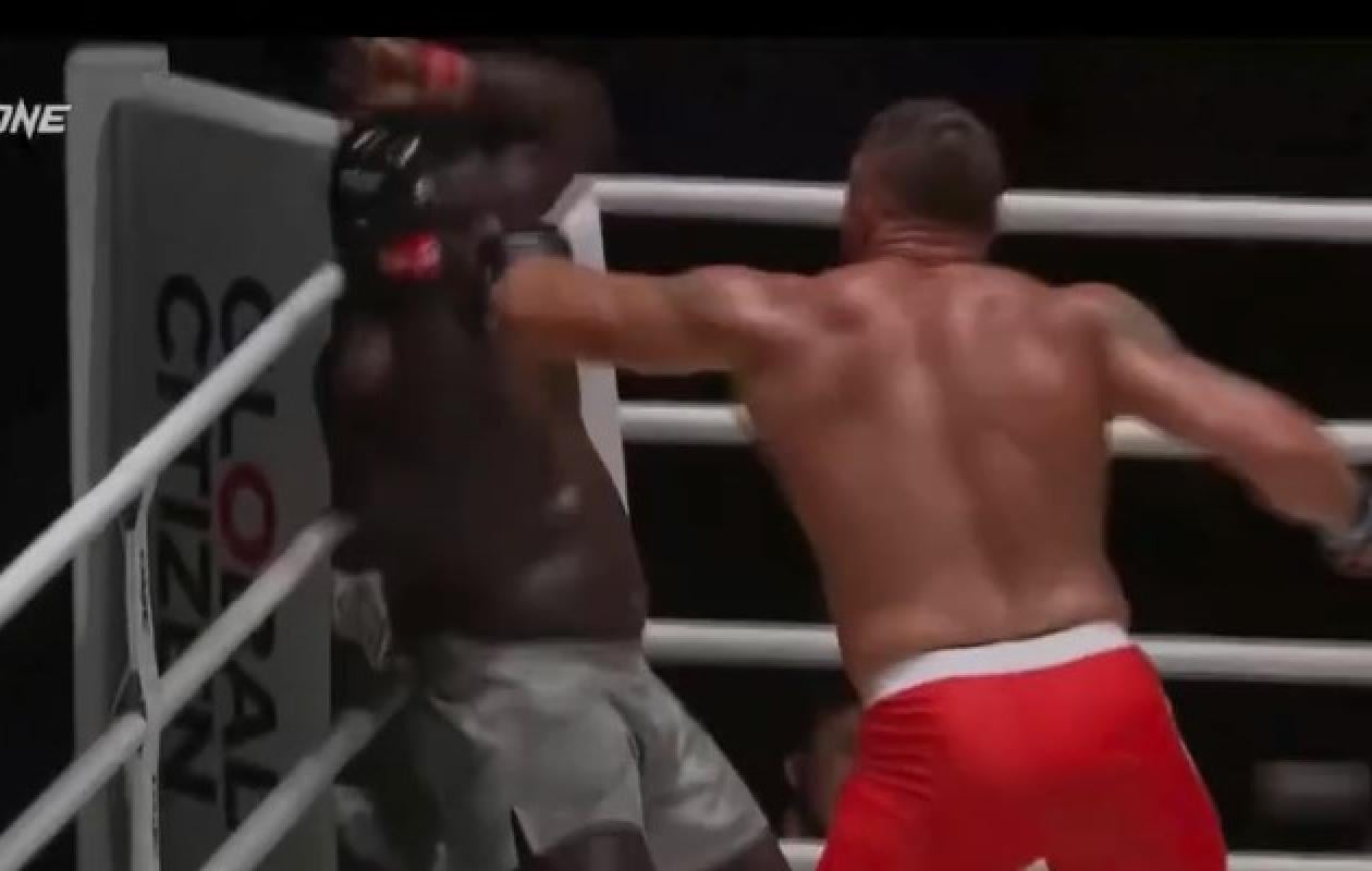 ONE CHAMPIONSHIP MMA : Reug-Reug perd sa ceinture mondiale, Malykhin prend sa revanche et annonce sa retraite