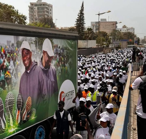 RANDONNÉE PEDESTRE PATRIOTIQUE DE DAKAR CONGRÈS DE PASTEF : Abass Fall fait fort et donne une avance forte, Sonko, assailli, renonce à marcher