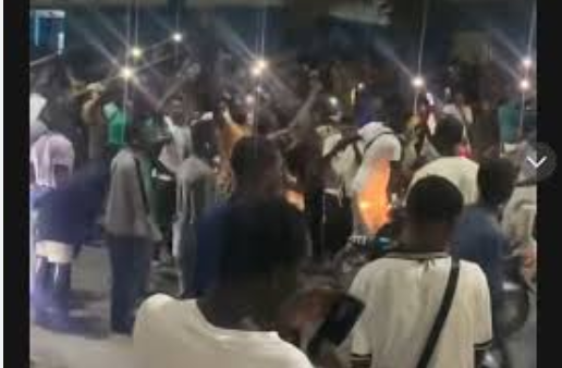 Ucad : les étudiants célèbrent le limogeage de Sonko