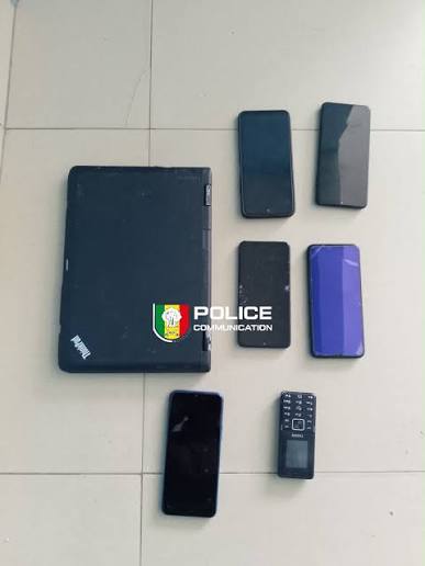 GRAND-YOFF  : Un réparateur de téléphones arrêté pour complicité présumée et recel d'appareils volés