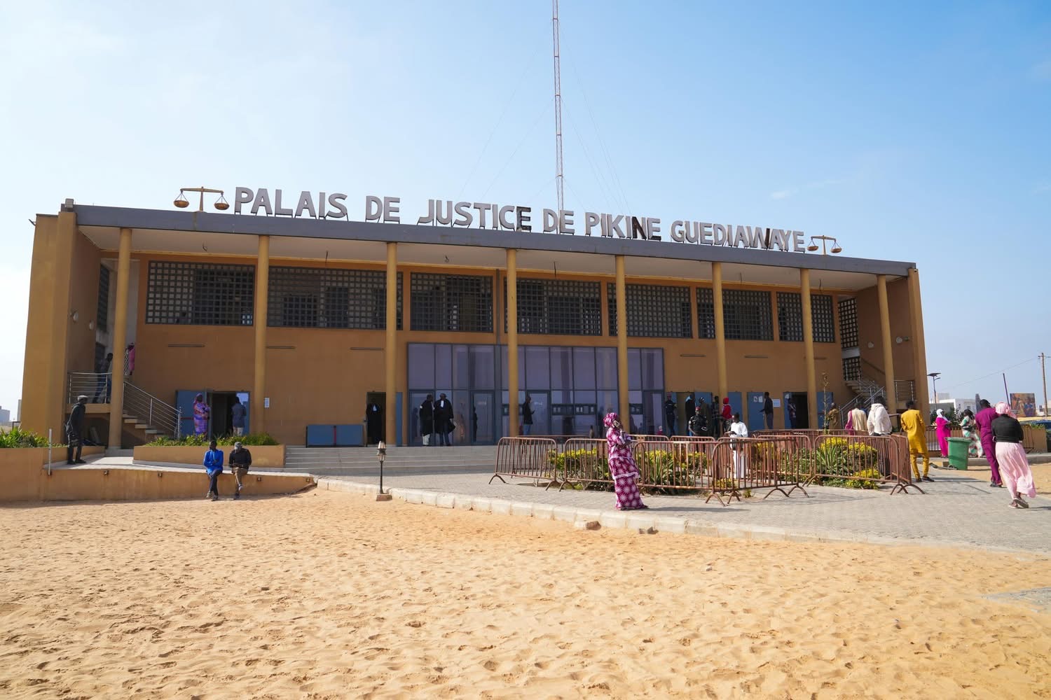 LE BANQUIER DOUDOU LAMINE DIENG DEVANT LE JUGE D'INSTRUCTION DU TRIBUNAL DE PIKINE-GUEDIAWAYE  : "Je n'ai d'autres relations qu'amicales avec Pape Cheikh Diallo et Djiby Dramé"