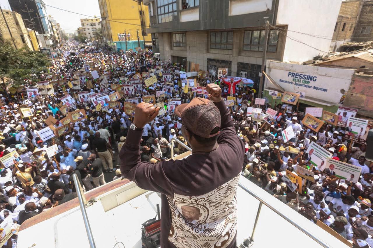 Macky à Dakar, l’Apr prépare un grand terrou à l’aéroport à l’arrivée et au retour