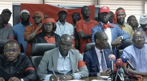 CONFERENCE DE PRESSE DES SYNDICALISTES DE LA SN HLM : Le Dg de la Sn-Hlm passe outre les injonctions du Ca et du Pm et essuie les critiques des syndicalistes