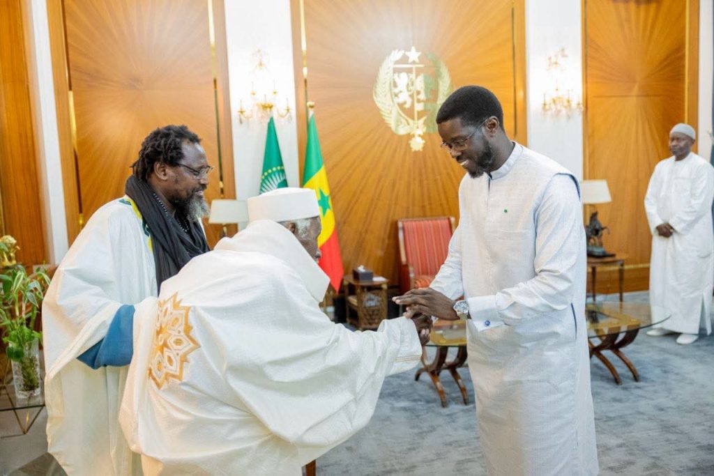 Diomaye a reçu le khalife général de Darou Salam Chérif, dans le département de Bignona