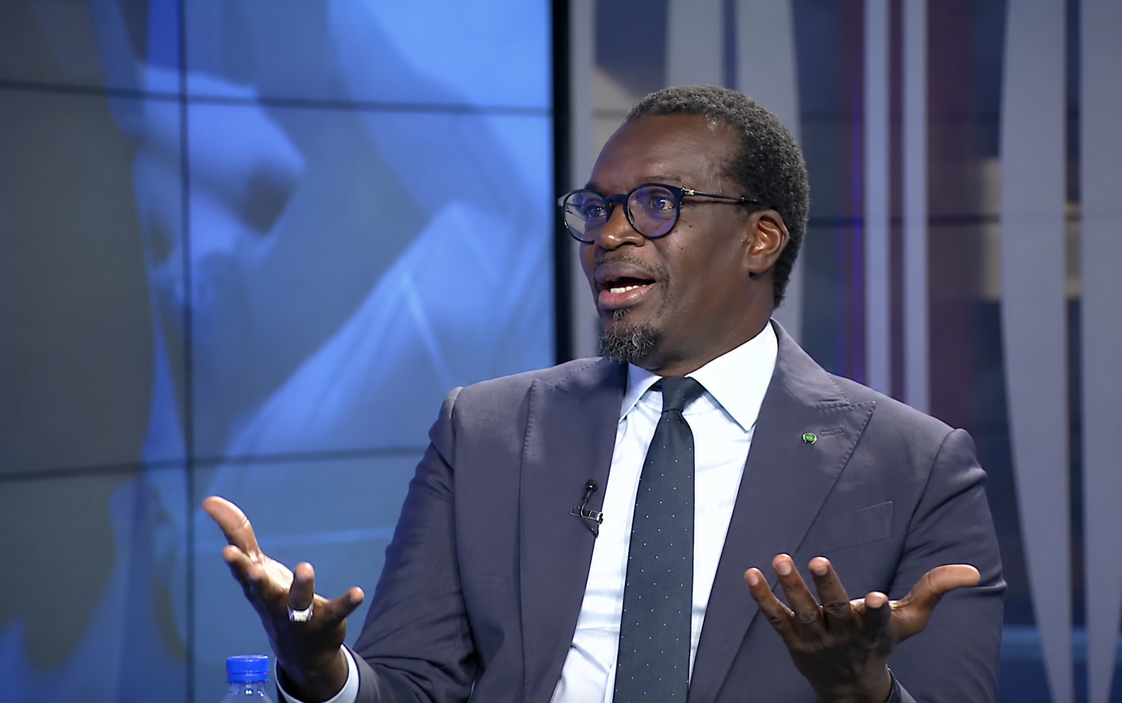 Apr : Mamadou Kassé se retire de tous les groupes WhatsApp