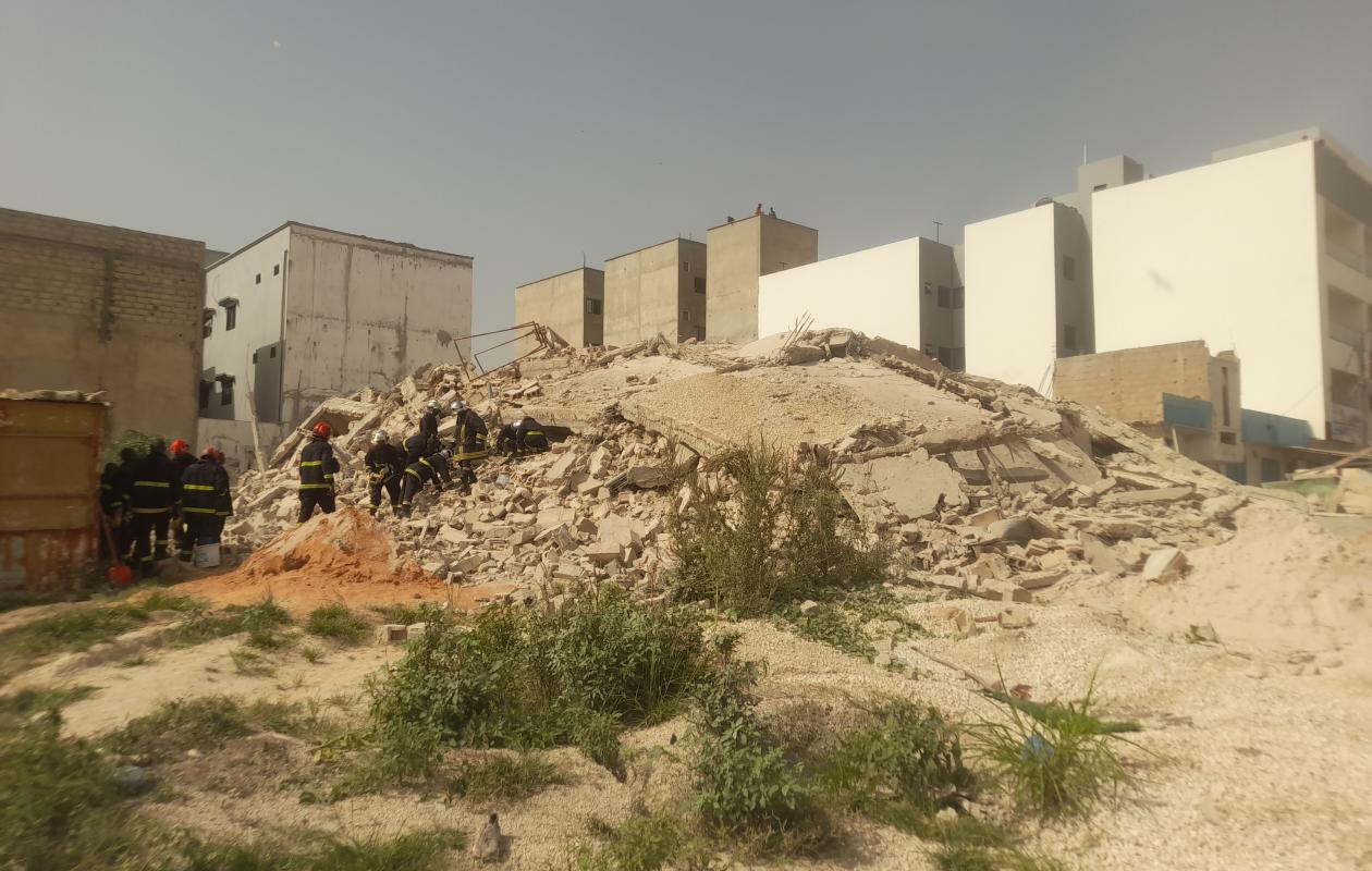 Thiès : un immeuble en chantier s’effondre au quartier Sud Stade, des ouvriers sous les décombres