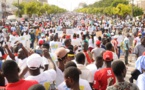 MARCHE DU FRONT NATIONAL DE RÉSISTANCE: L’opposition réussit une mobilisation monstre et colorée dans la désorganisation… Karim Wade en star   
