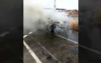 Nguéniène : Après la limousine de Macky, la voiture de Bécaye Mbaye prend feu aussi