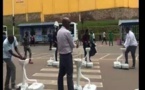 Lutte contre le coronavirus : le gouvernement rwandais installe des lave-mains dans les parcs de bus