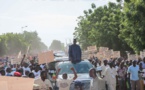 Macky accueilli en fanfare par Abdoulaye Sow et ses militants à Kaffrine