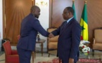 OUSMANE SONKO NARGUE LE PRÉSIDENT MACKY SALL : «S’il pense que se faire rouler dans la farine par les blancs, alors que la population n’a rien à se mettre sous la dent, est la bonne voie, il se trompe lourdement»