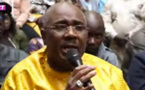 Farba Ngom chauffe les militants