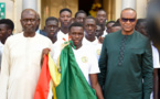 MONDIAL U17 : Amara Diouf et ses coéquipiers ont reçu le drapeau national des mains du ministre des Sports Lat Diop