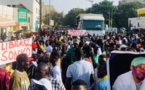 MARCHE PACIFIQUE : Une foule immense dans la rue pour réclamer la libération des détenus politiques