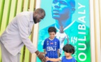 ARABIE SAOUDITE : LE MAGNIFIQUE GESTE DU CAPITAINE DES LIONS  Kalidou Koulibaly à la rencontre d’enfants handicapés à Riyad