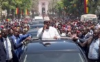 Macky Sall quitte le palais sous les acclamations de la foule
